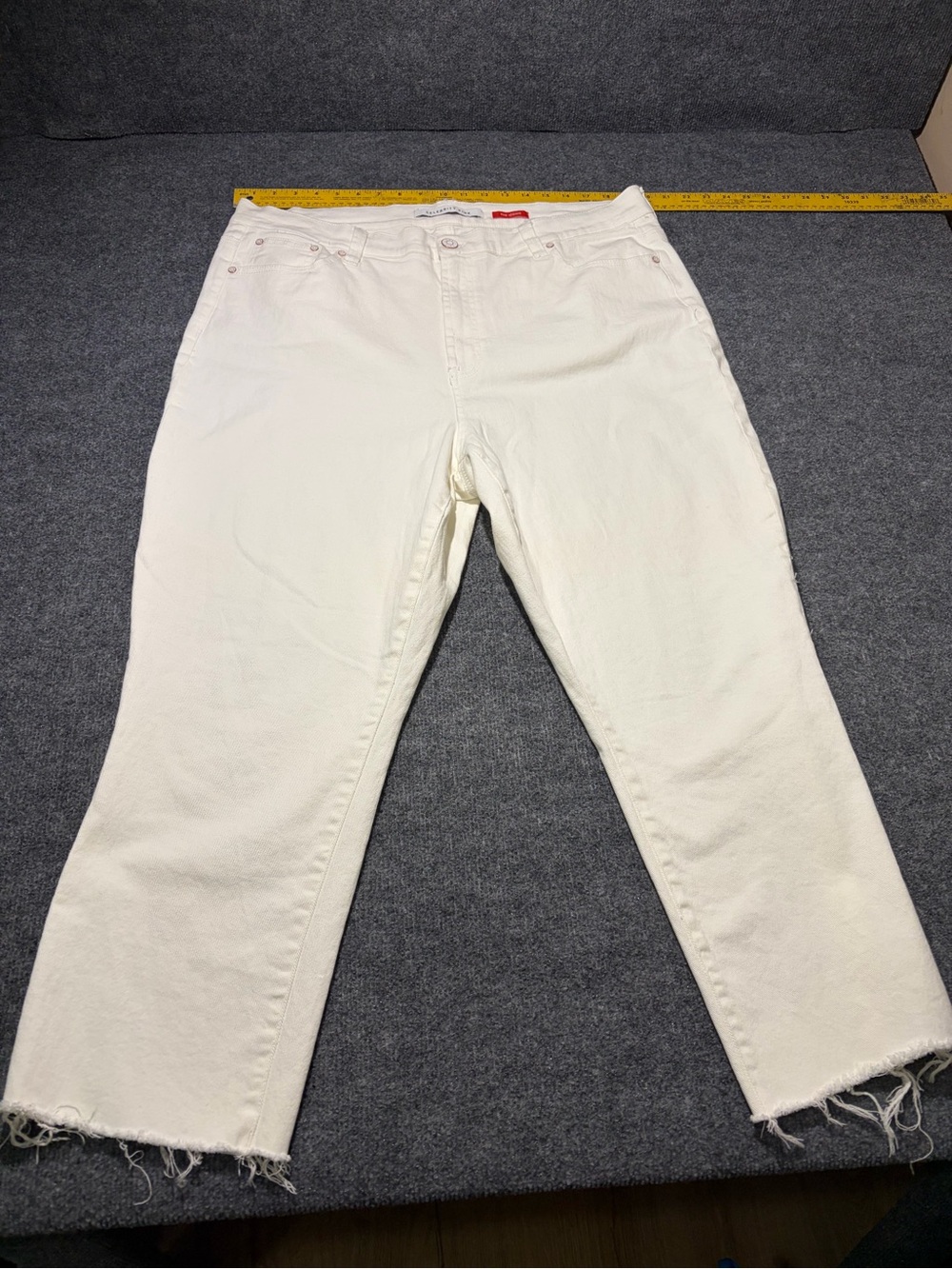 Celebrity Pink Men's Off-White Relaxed Straight Jeans with Raw Hem